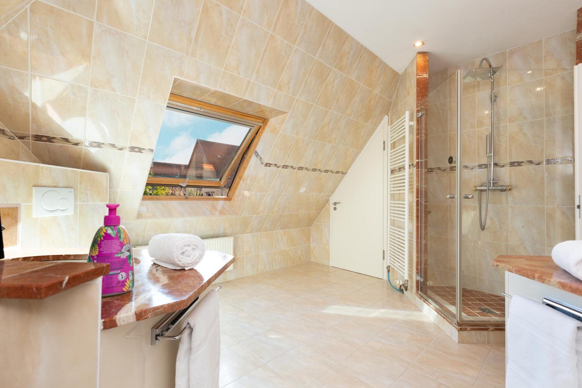 Gites Spa Strasbourg - Villa Ours - Spa Prive, Sauna, Borne D'Arcade, Babyfoot Ittenheim Eksteriør billede